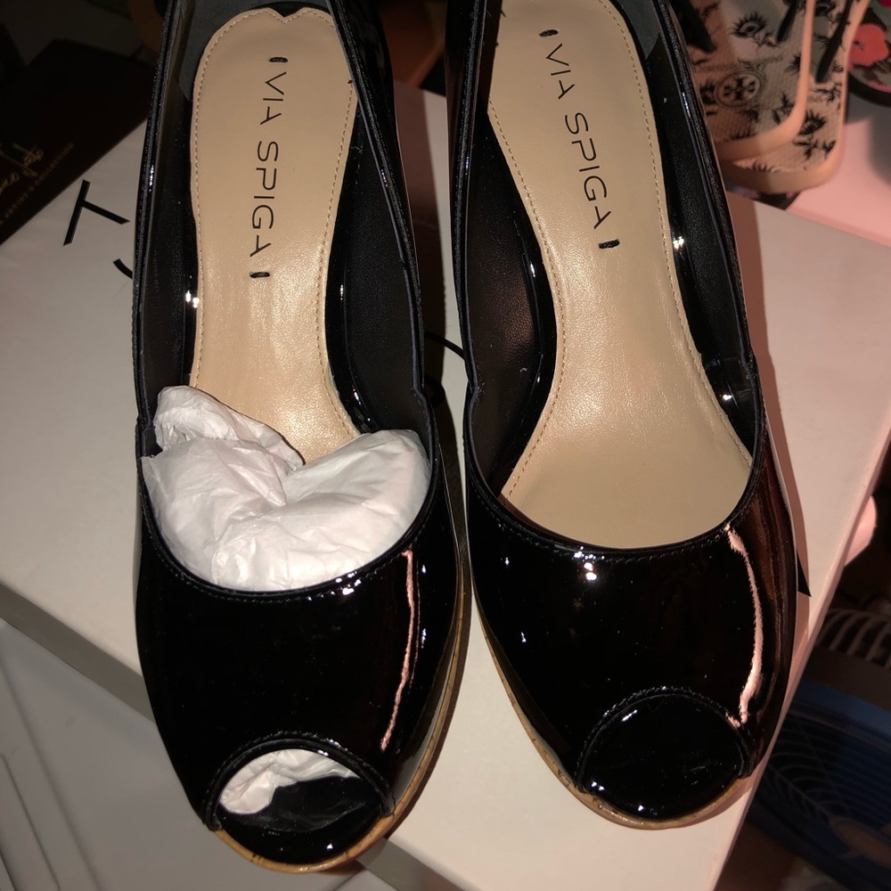 Platform - Picture 2 of 3